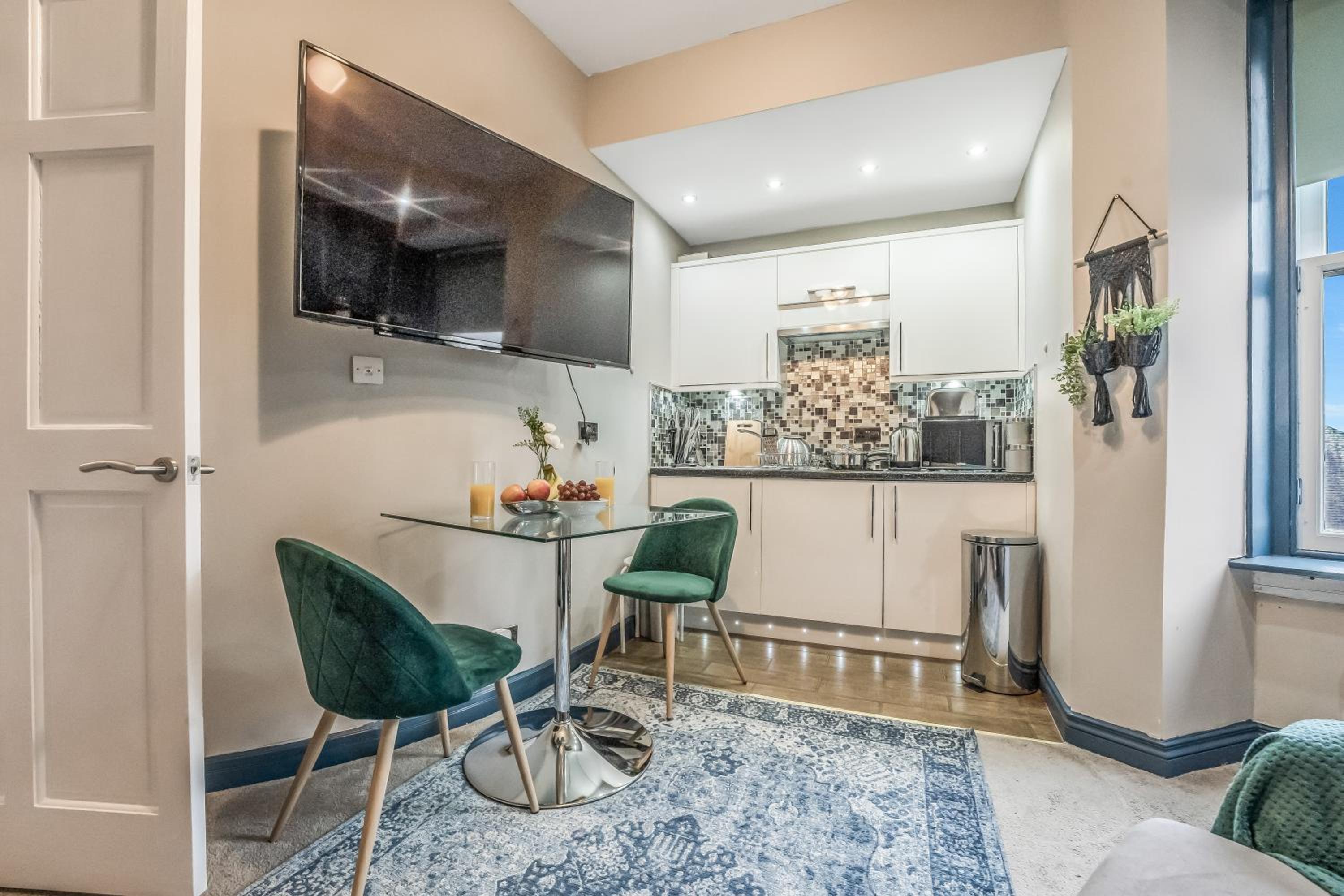 Stylish Central Edinburgh Abode