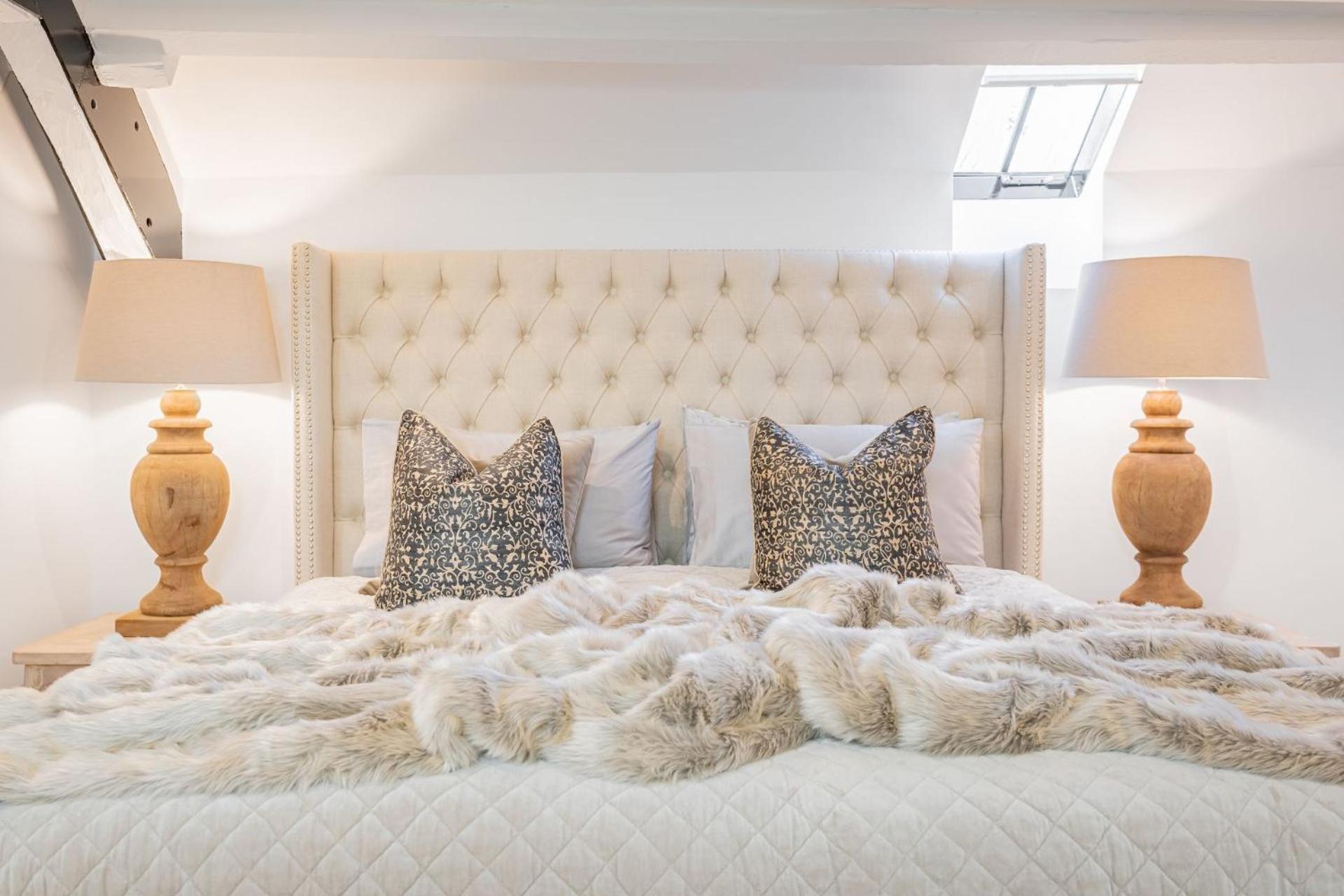 Rose Walls