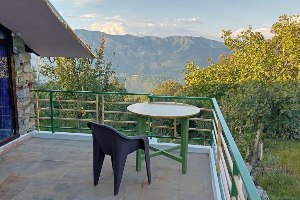 BAANZ CABIN - managed by The Silver Oak Place view 5
