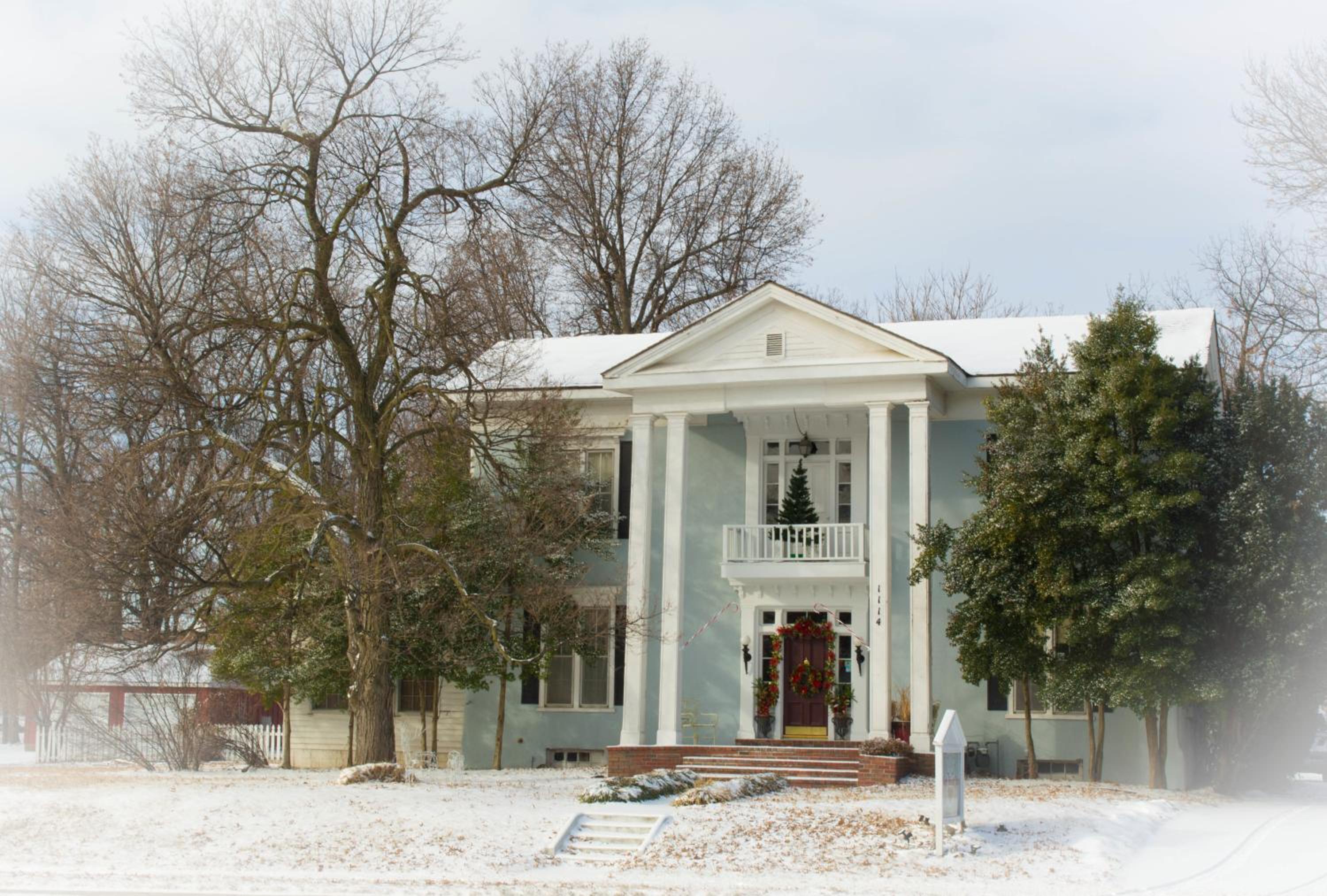 Silver Heart Inn & Cottages