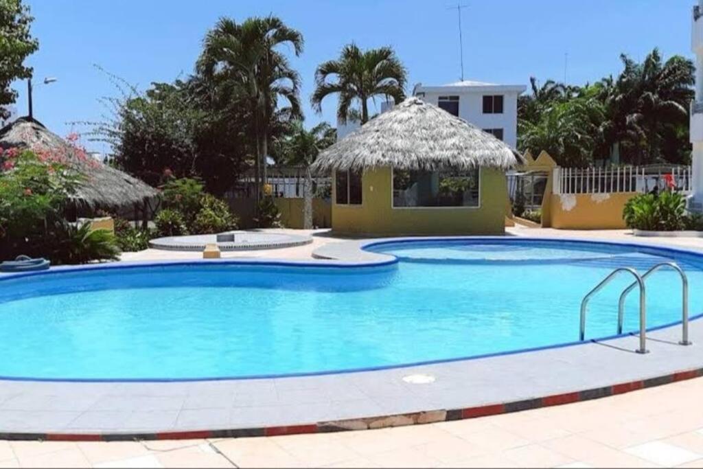Departamento completo con piscina Tonsupa view 2