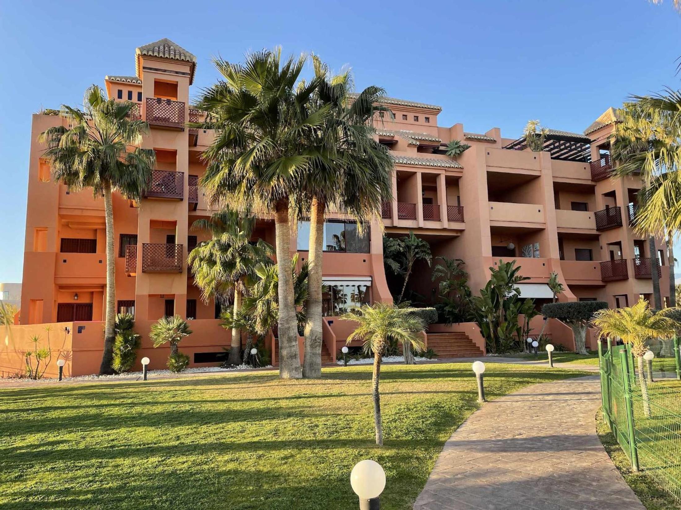 B2 Bajo con terraza de 32 m2 en Playa Granada. view 5