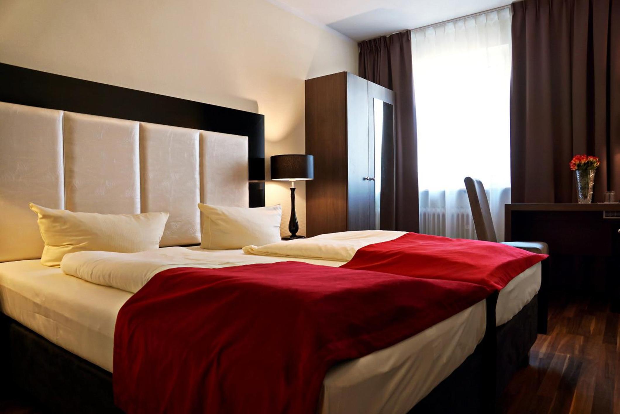 Admiral Hotel - Property Image 21
