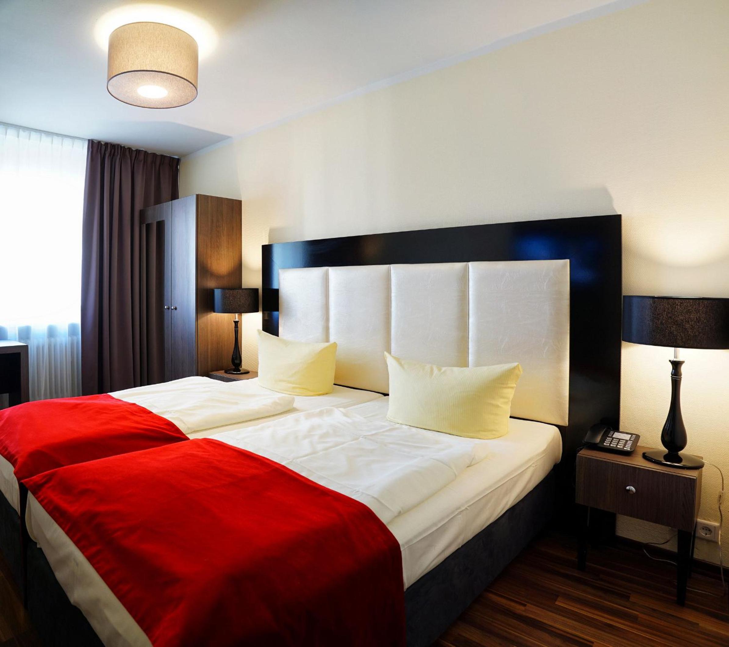 Admiral Hotel - Property Image 14