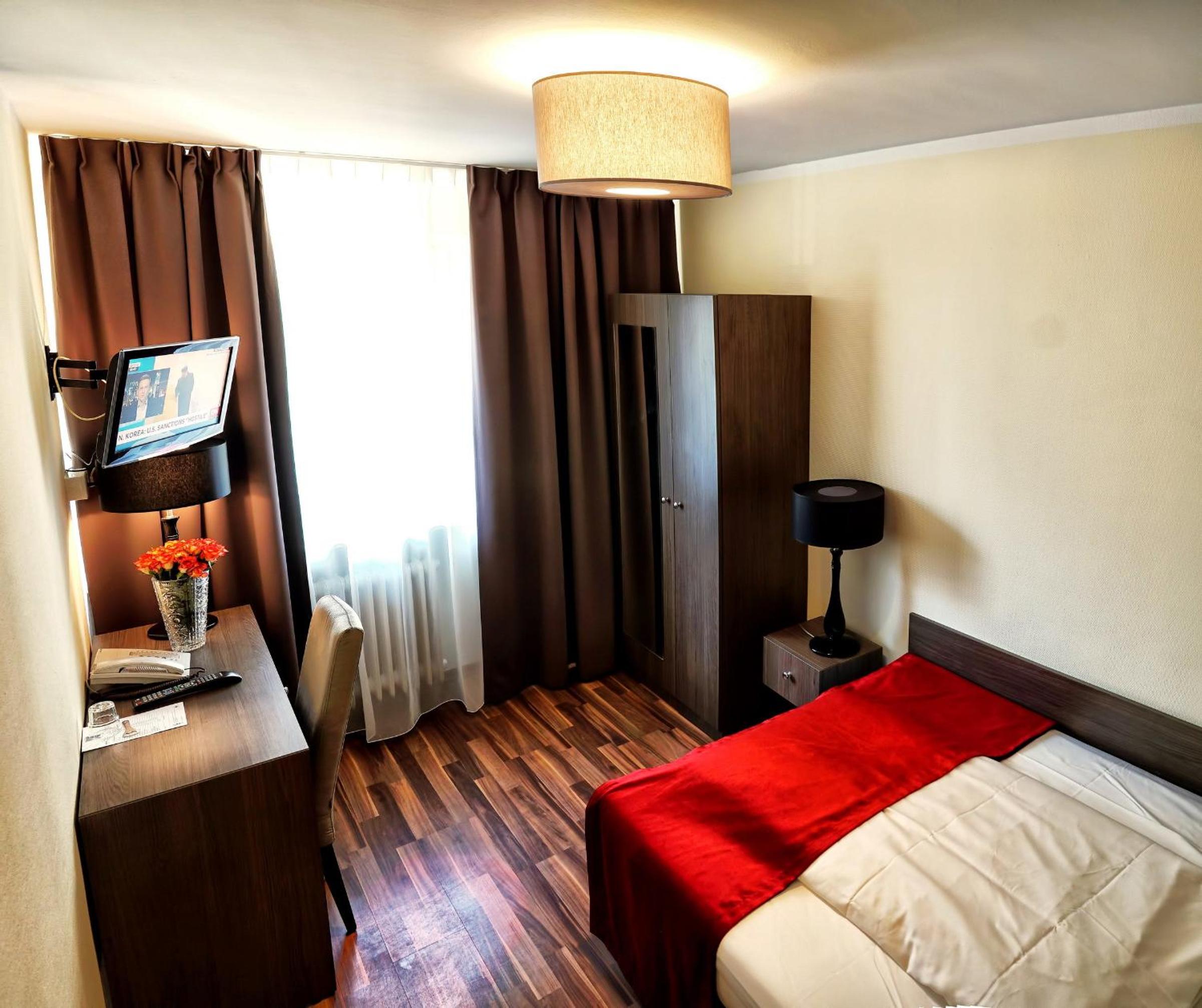 Admiral Hotel - Property Image 19
