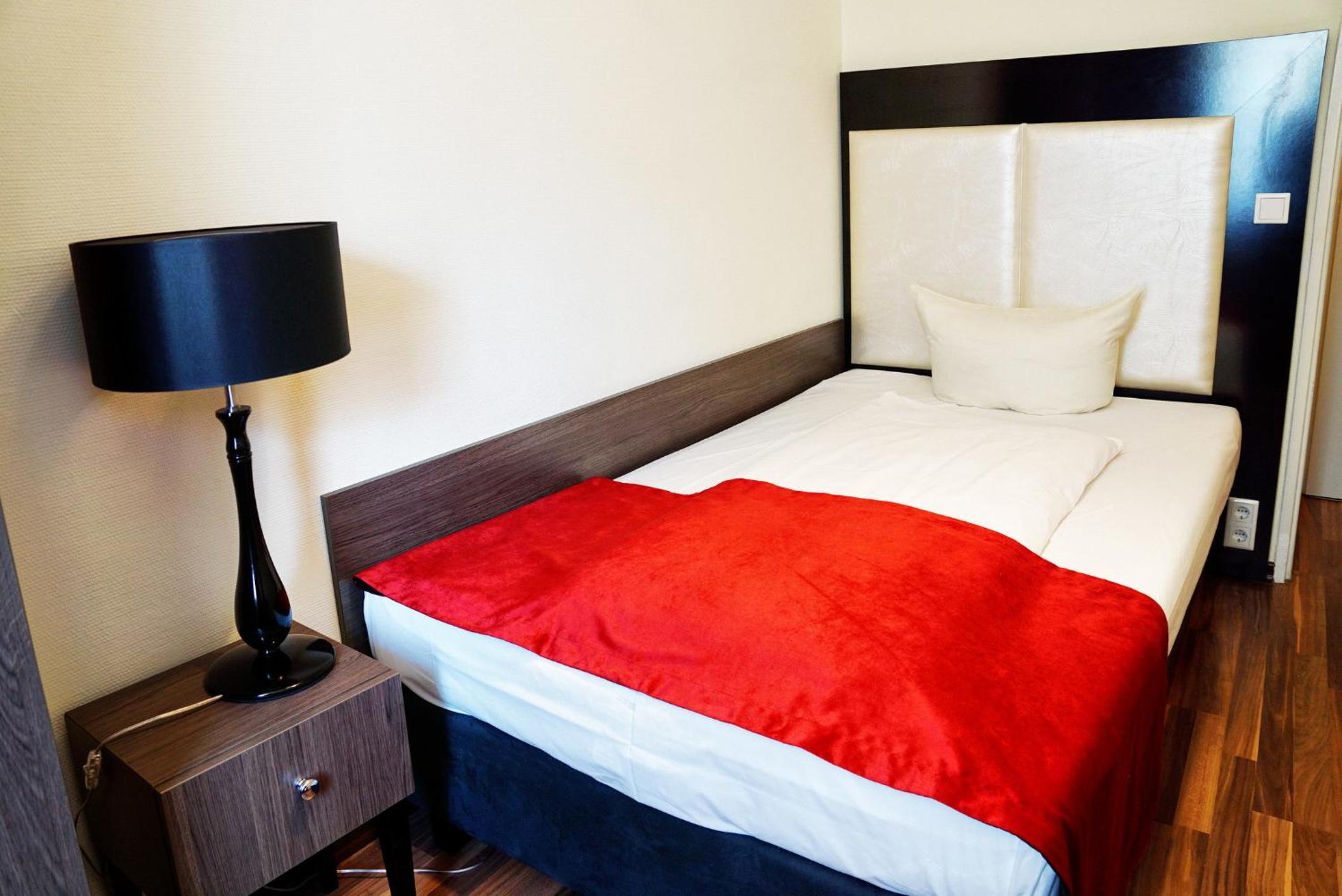 Admiral Hotel - Property Image 22