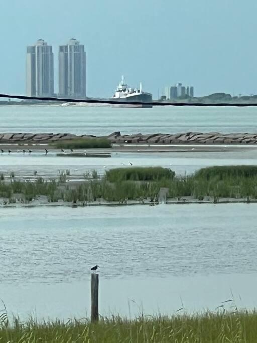 Hannah's Hideaway First row beautiful gulf views!! view 5