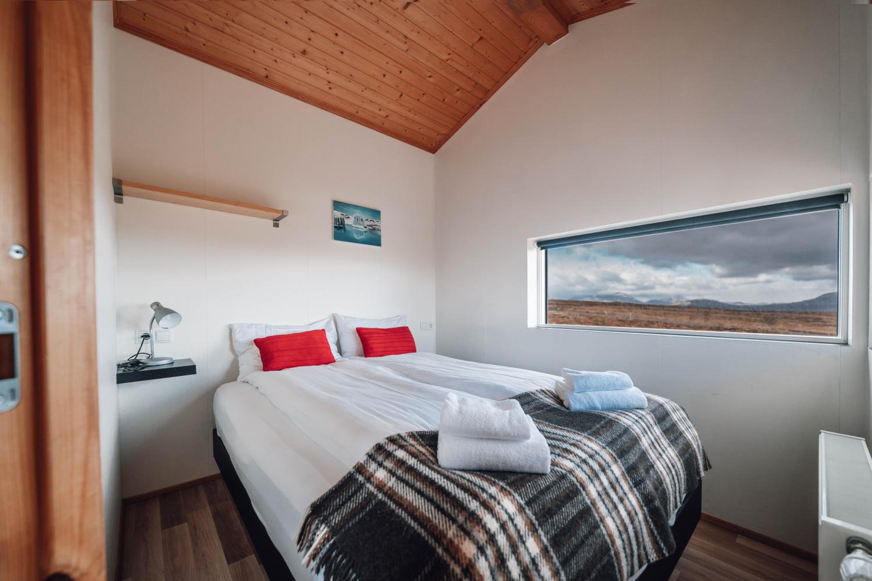 Blue View Cabin 1B With private hot tub view 4