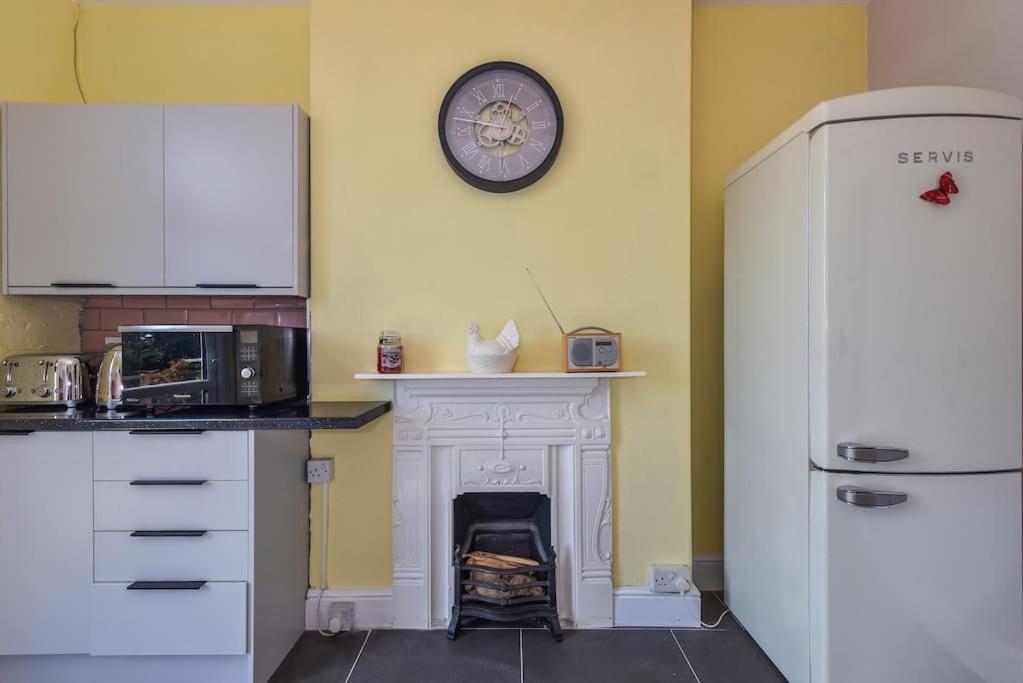 Traditional 3-Bed Property in Pontcanna with Parking