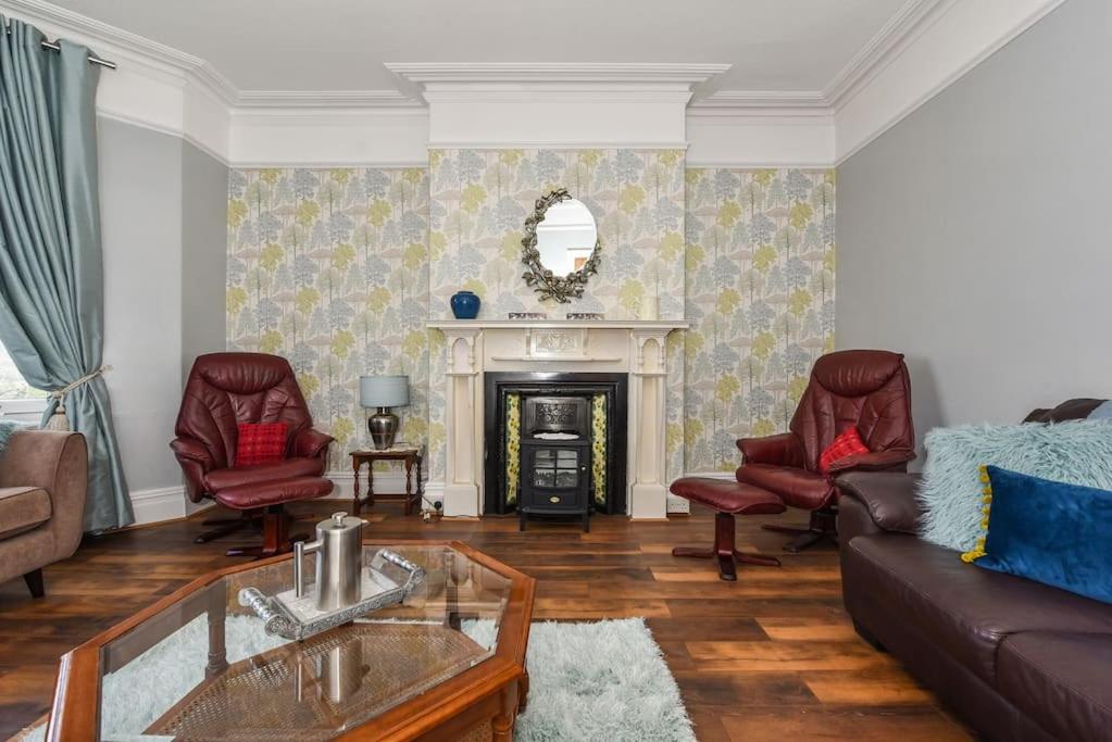 Traditional 3-Bed Property in Pontcanna with Parking