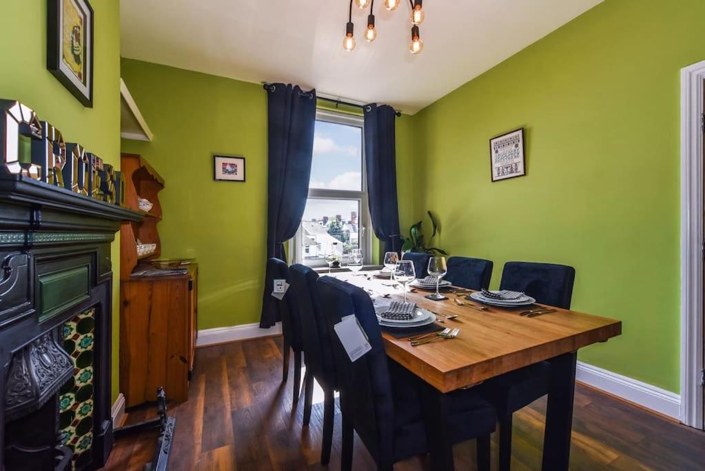 Traditional 3-Bed Property in Pontcanna with Parking