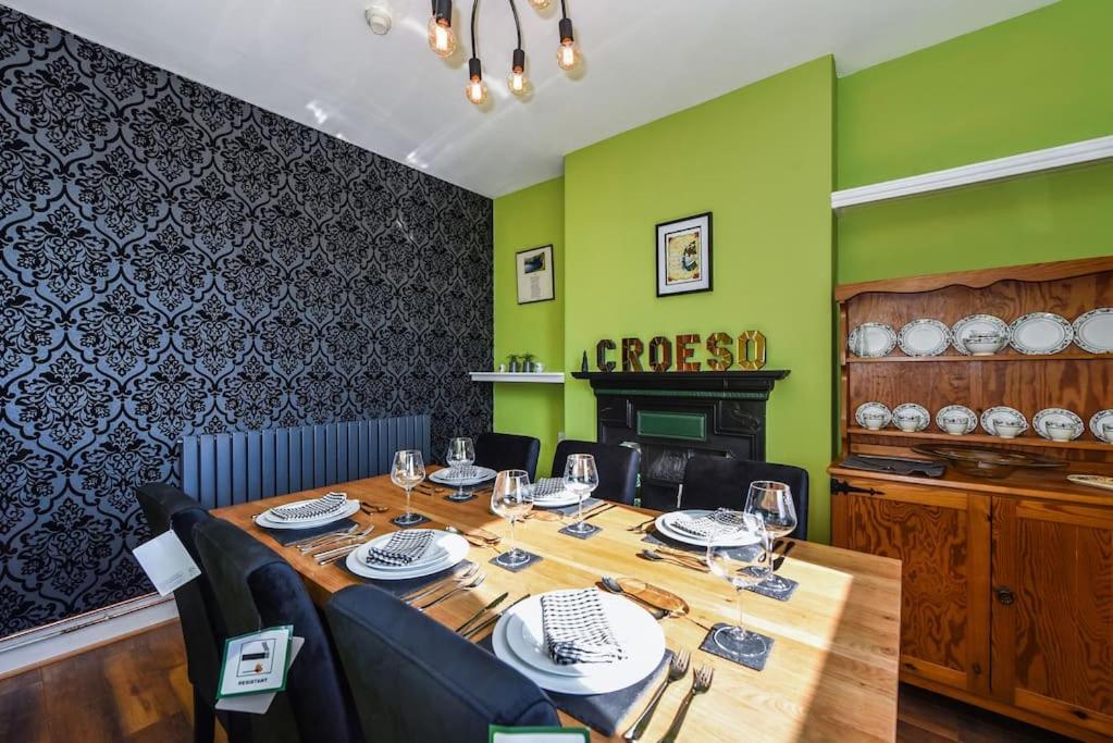 Traditional 3-Bed Property in Pontcanna with Parking