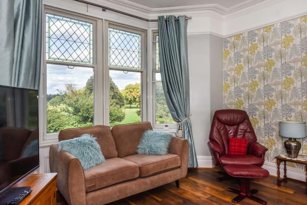 Traditional 3-Bed Property in Pontcanna with Parking