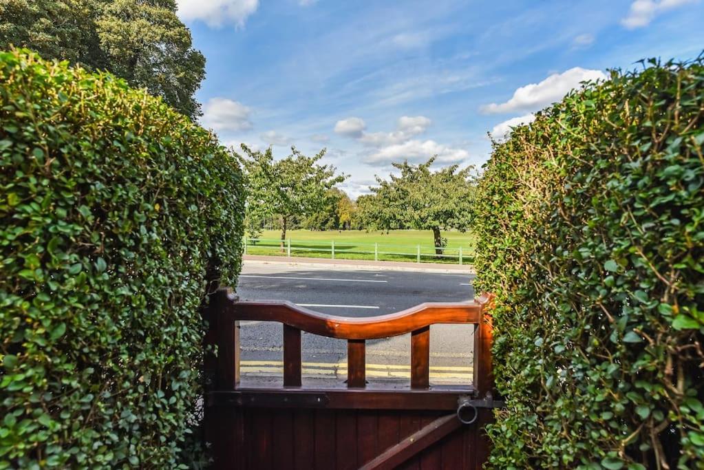 Traditional 3-Bed Property in Pontcanna with Parking