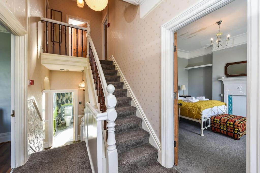 Traditional 3-Bed Property in Pontcanna with Parking