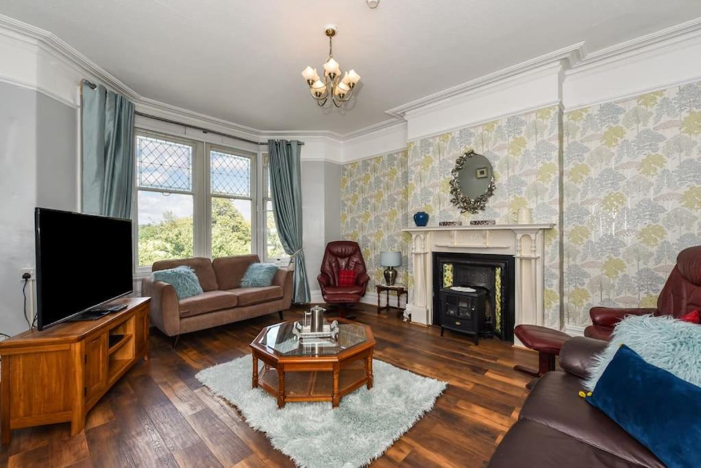 Traditional 3-Bed Property in Pontcanna with Parking