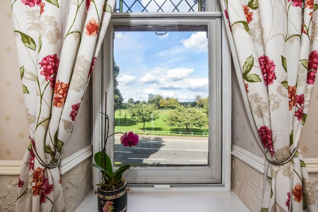Traditional 3-Bed Property in Pontcanna with Parking