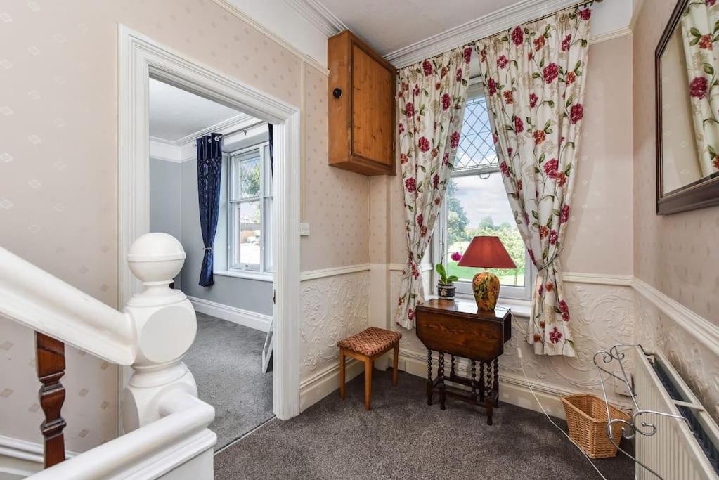 Traditional 3-Bed Property in Pontcanna with Parking