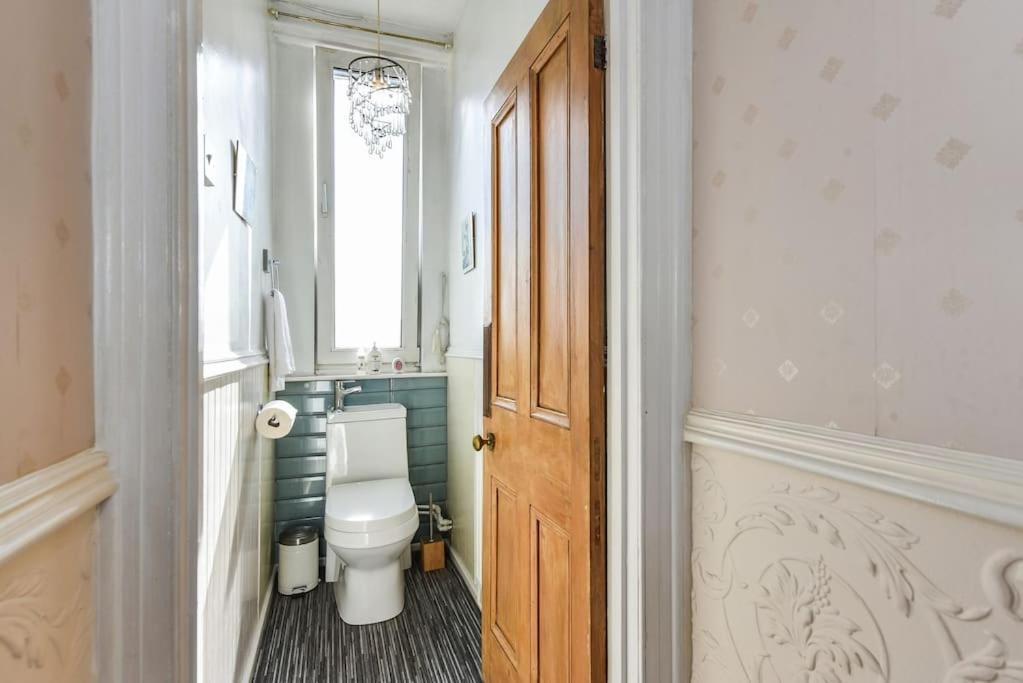 Traditional 3-Bed Property in Pontcanna with Parking