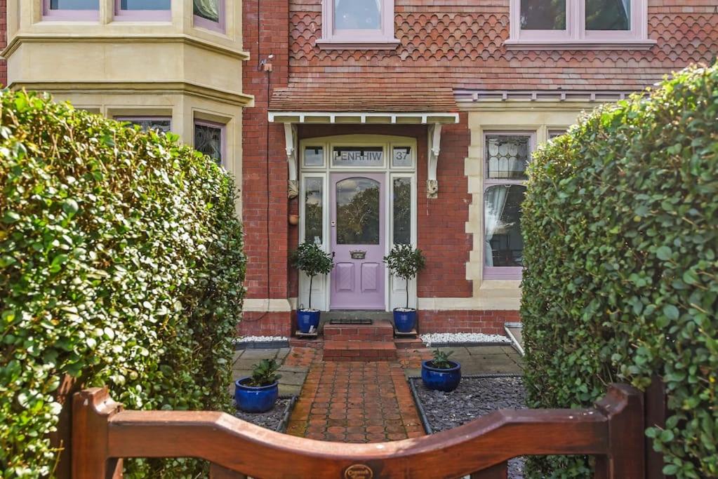 Traditional 3-Bed Property in Pontcanna with Parking