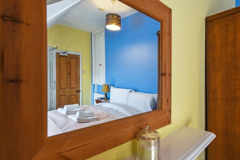 Traditional 3-Bed Property in Pontcanna with Parking