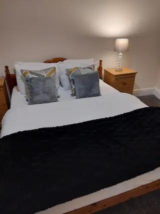 Penrith Vacations - Entire two bedroom house in penrith - Property Image 2