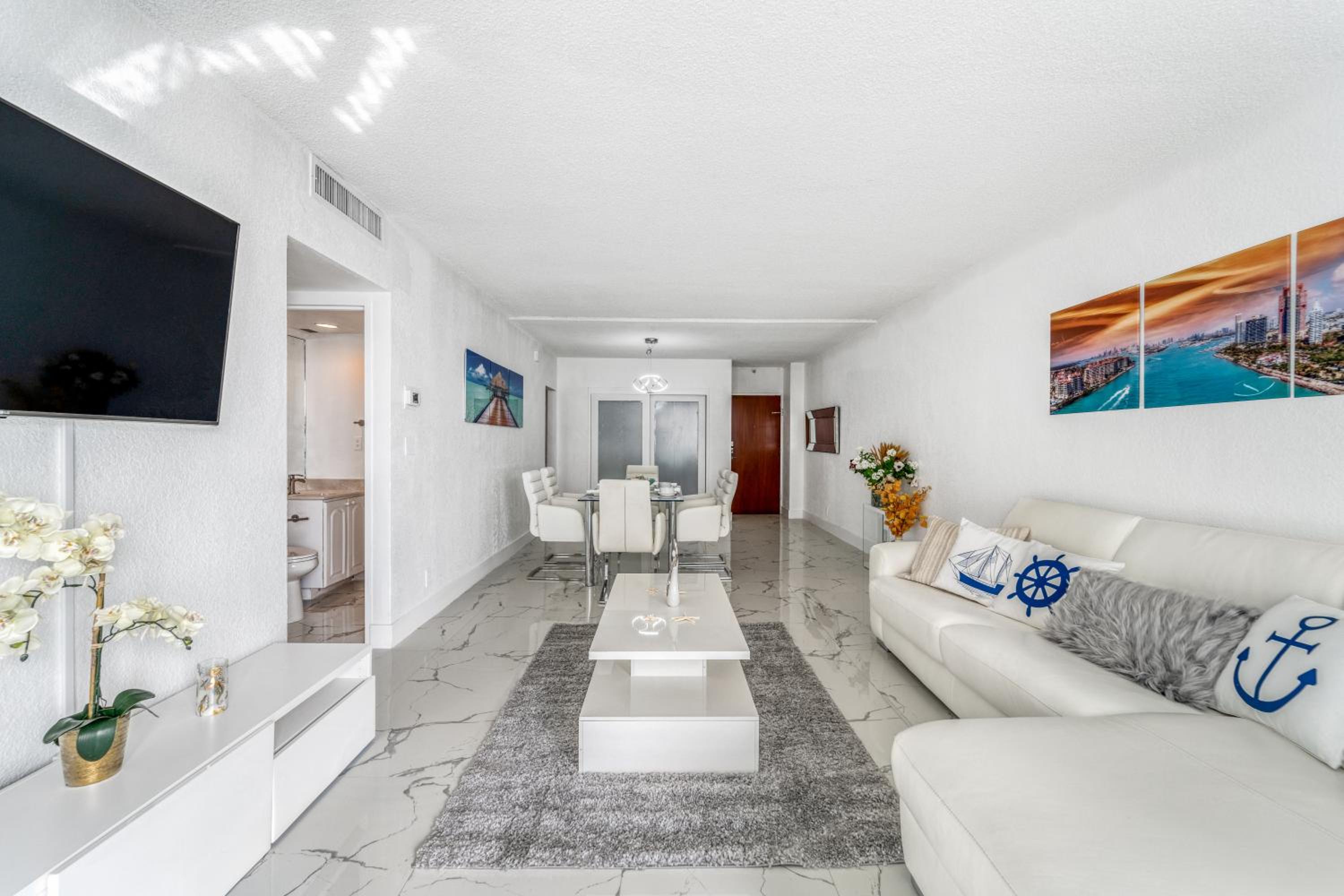 FIFA 2026 Base | Extraordinary Oceanfront Condo | Pool+Gym | 12min Hard Rock Stadium view 2