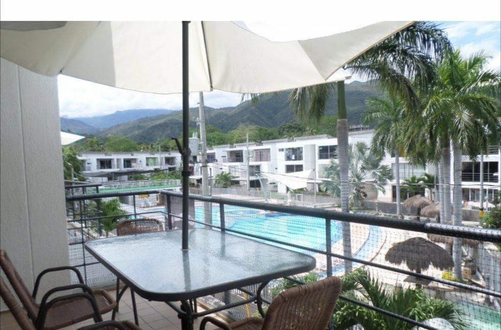 Apartamento vista piscina principal