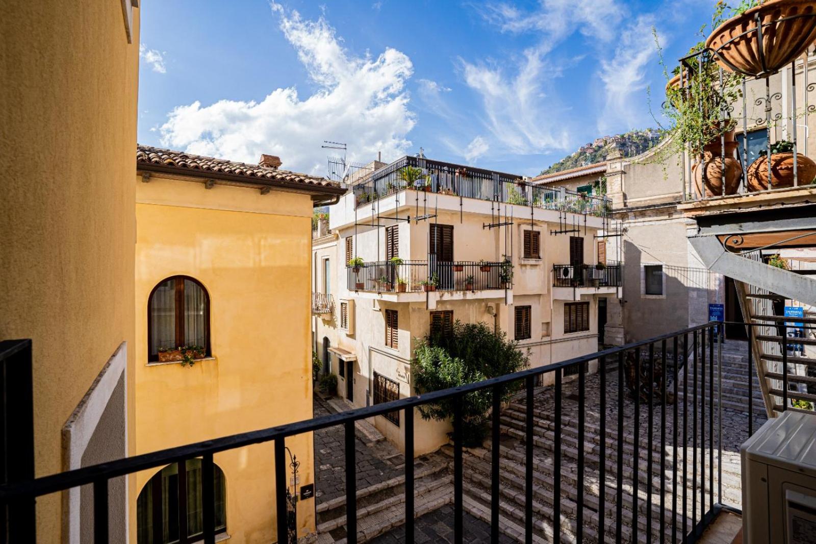 Casa Carmine - Taormina Centro view 3