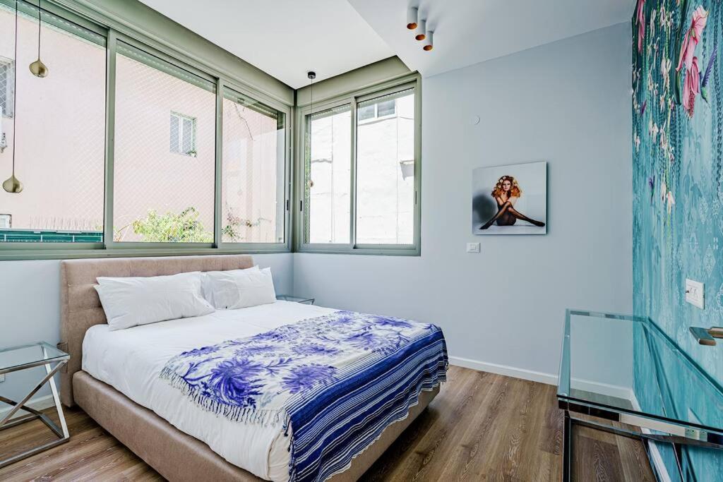 Unique 2BR in Yohanan Hasandler by Holiday-Rentals view 3