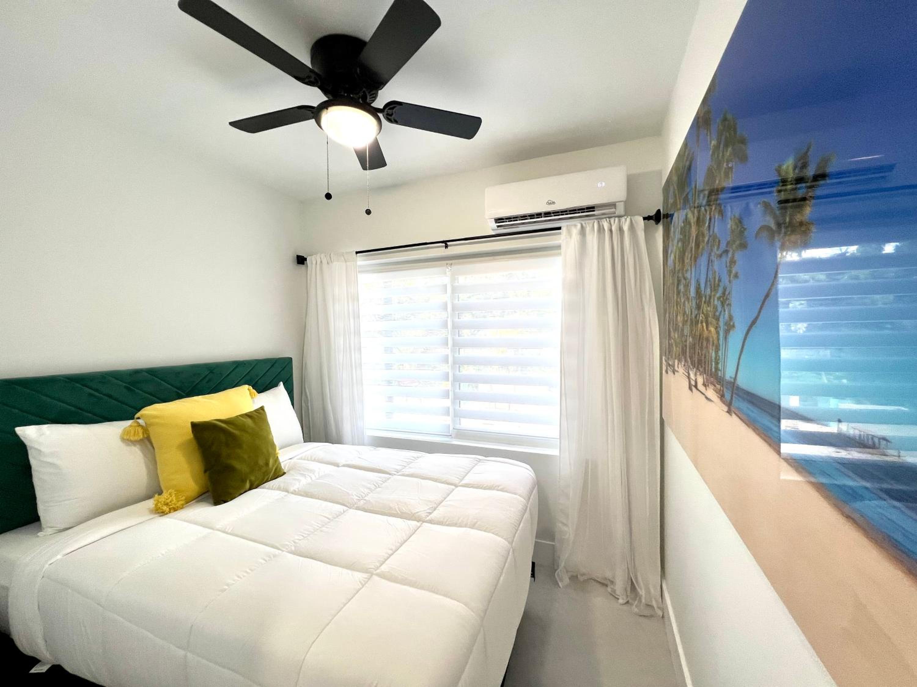 3 Seasons at the Carrington 3 Two Bedroom 1 Bath Apts -6 Bedrooms 3 bathrooms and 3 bedroom 2 bathroom Villa