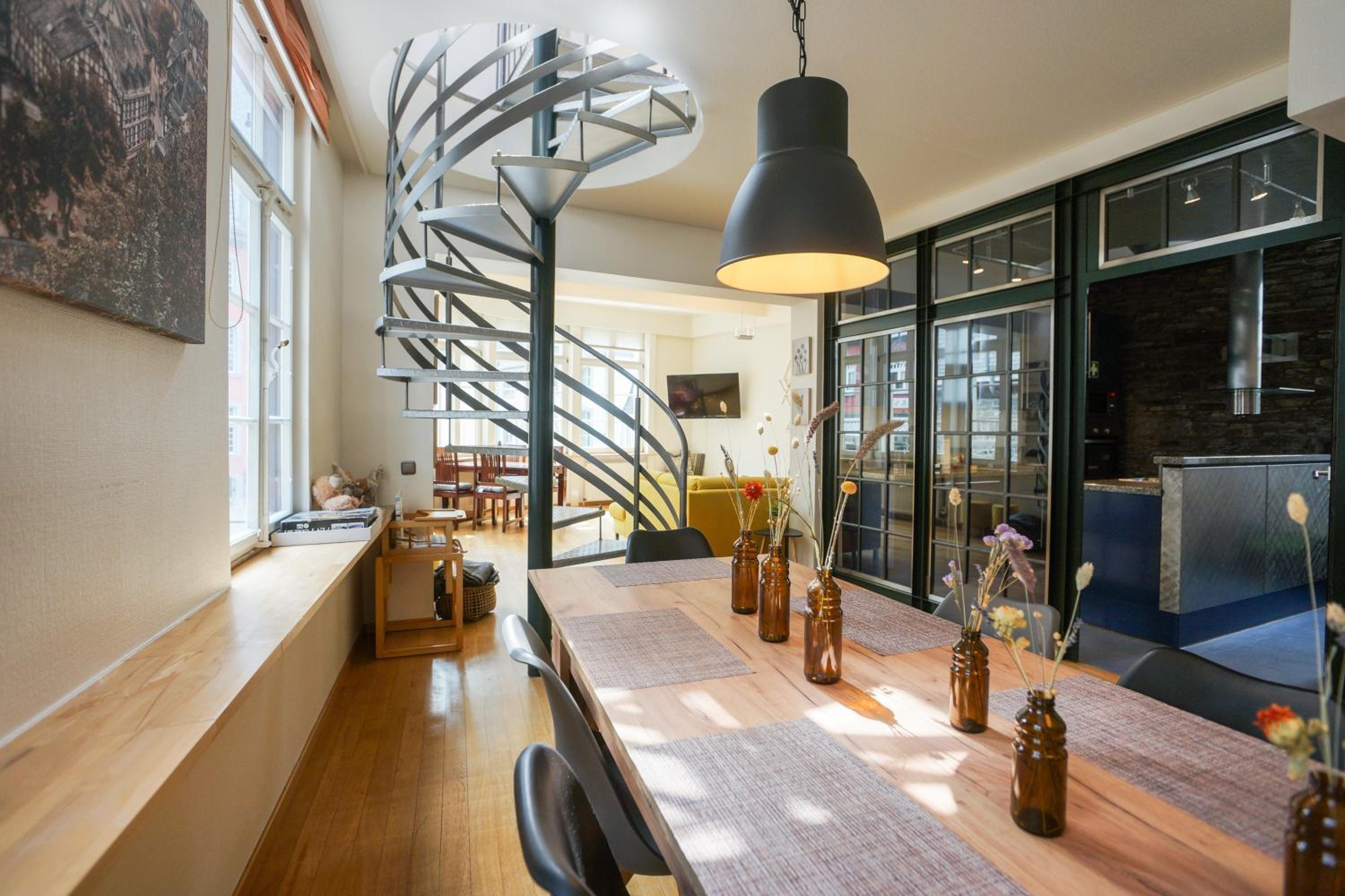 LOFT13 Traumhafte Wohnung mit Terrasse für 8 Gäste