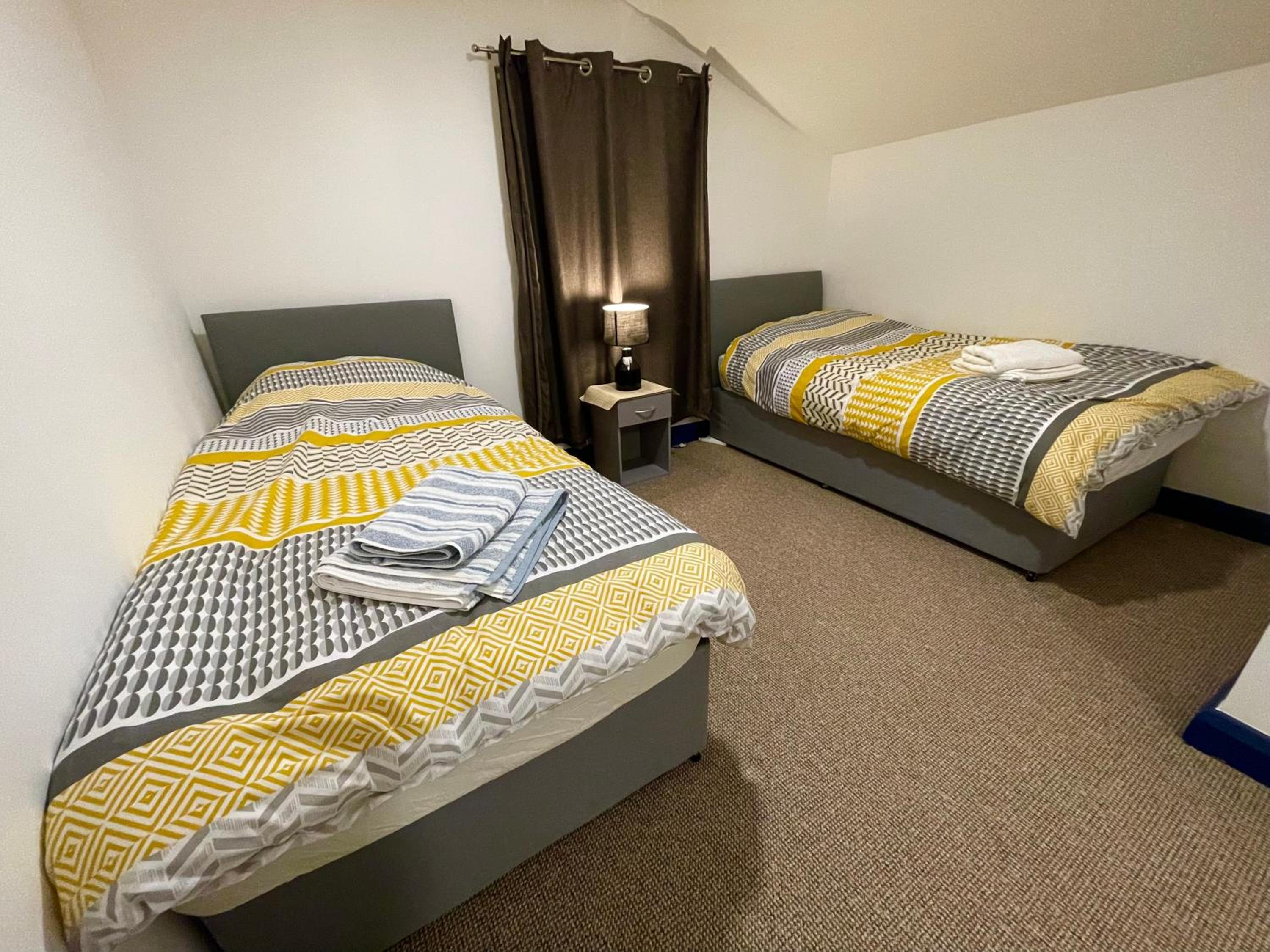 Gloucester Vacations - Cathedral view Cottage - Property Image 12