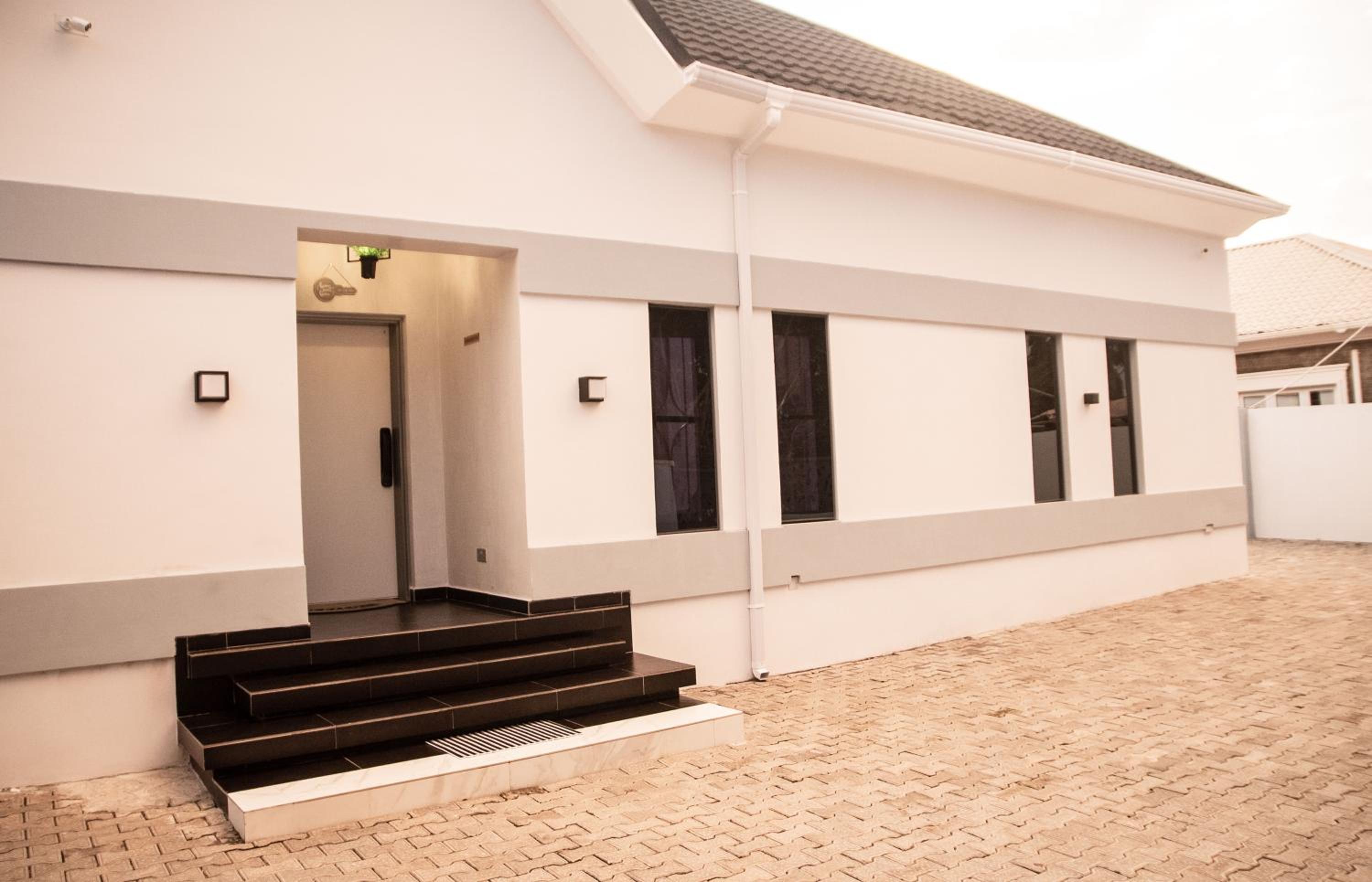 Pinewood Suite+ GYM+Snooker board. Rhodabode Nile view 3