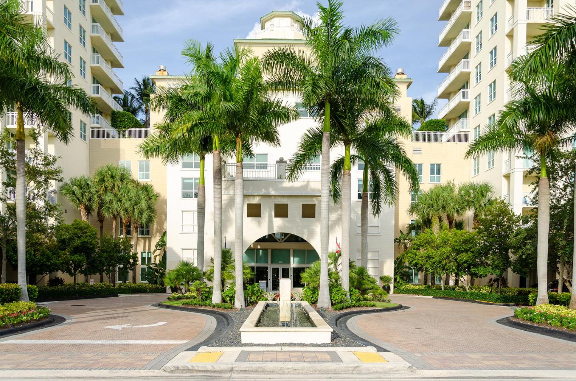 Luxury 1BD Apartment in Casa Costa