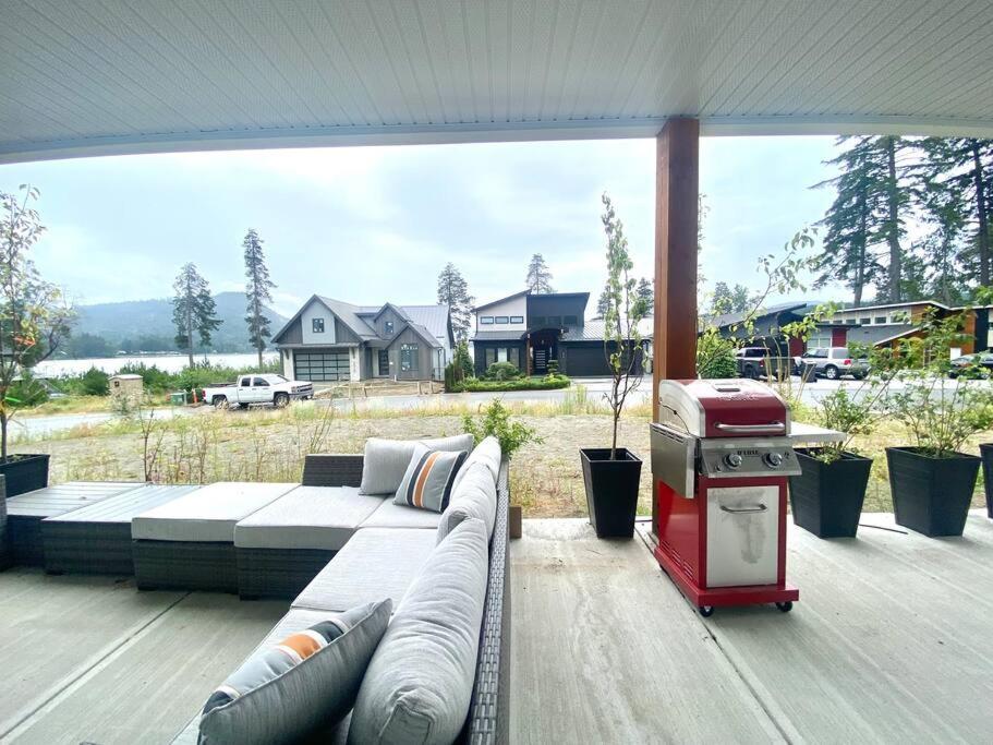 Gorgeous 2 bedroom lake house Suite! view 5