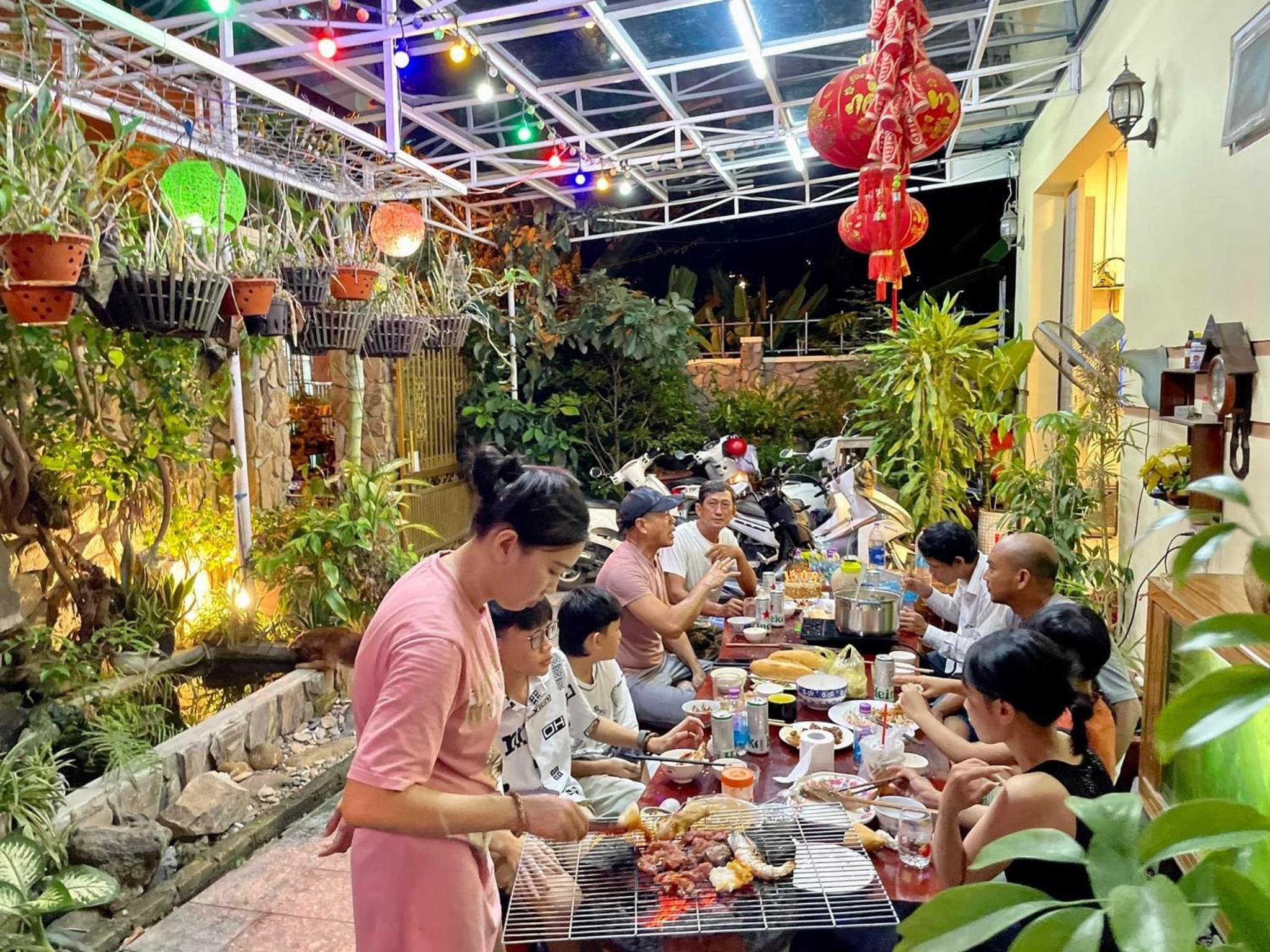 dining