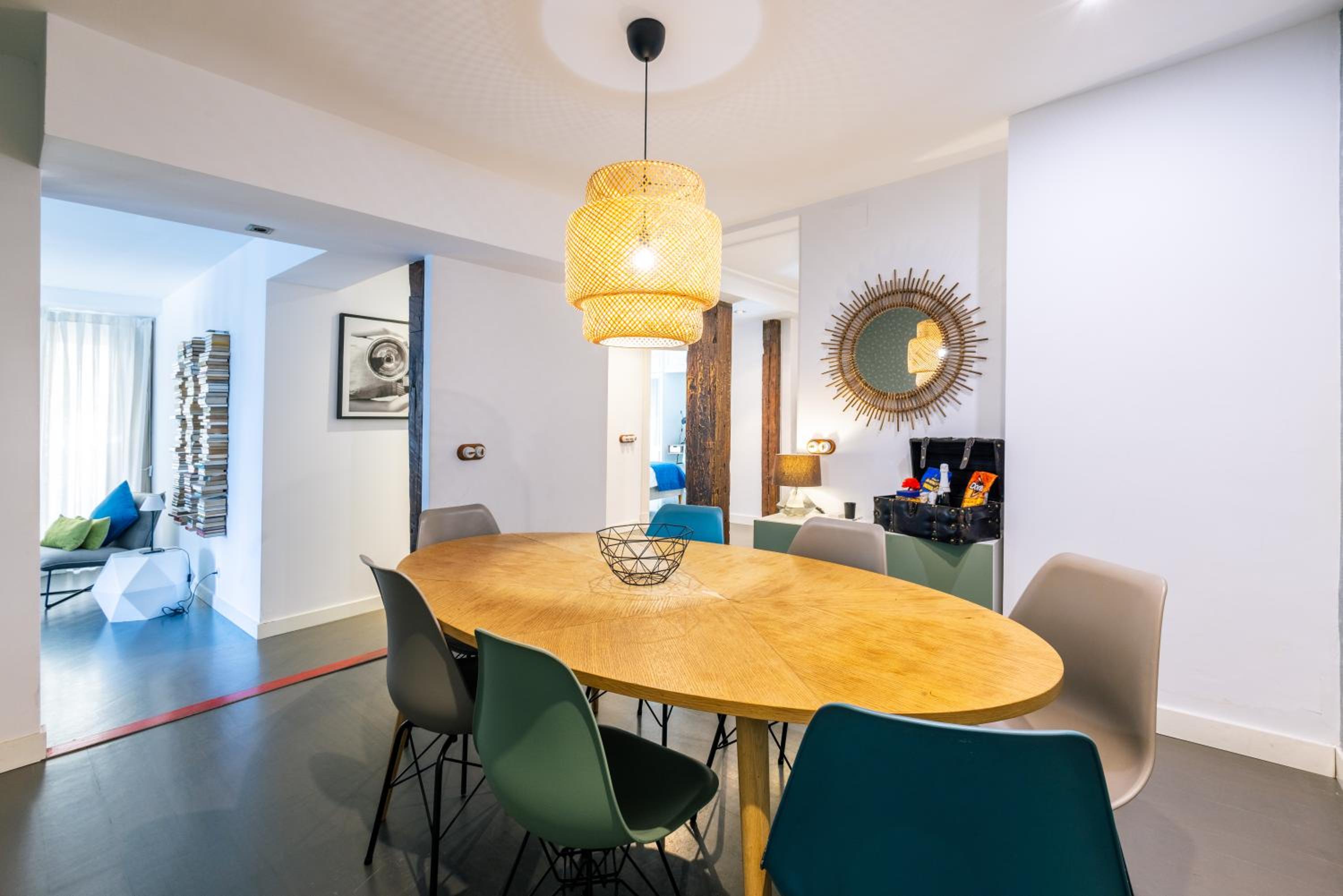 Amazing flat 5 balconies in Chueca - Gran Via view 3
