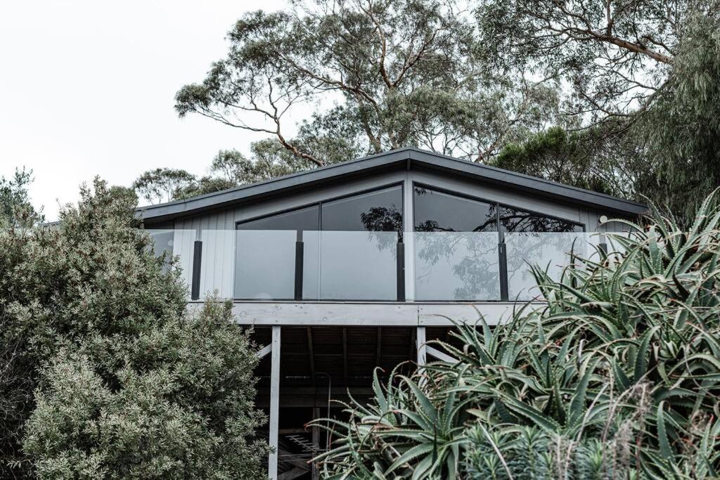 Nest over the Bay. Amazing views!