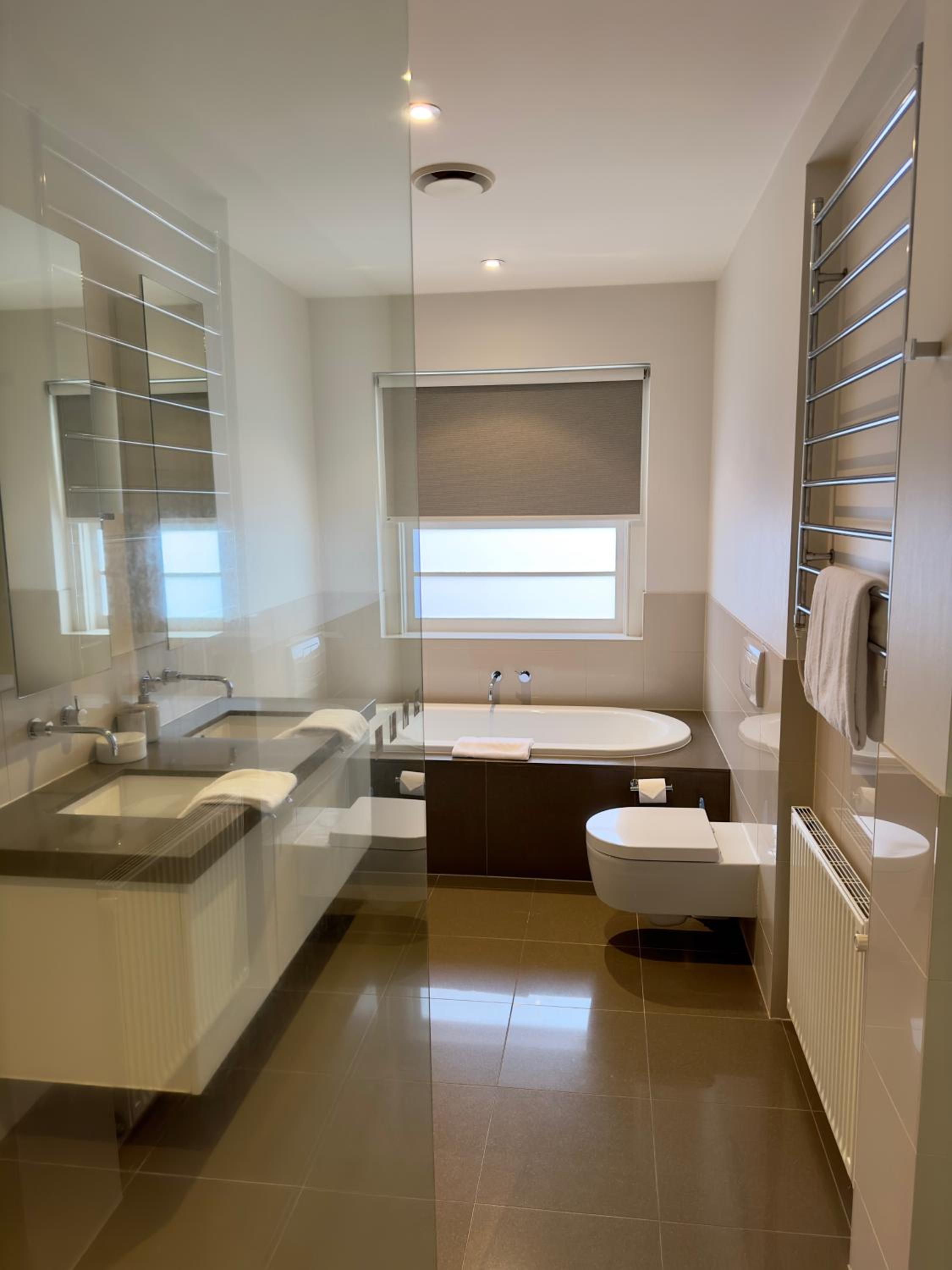 Captains Retreat Apartments and Cottages