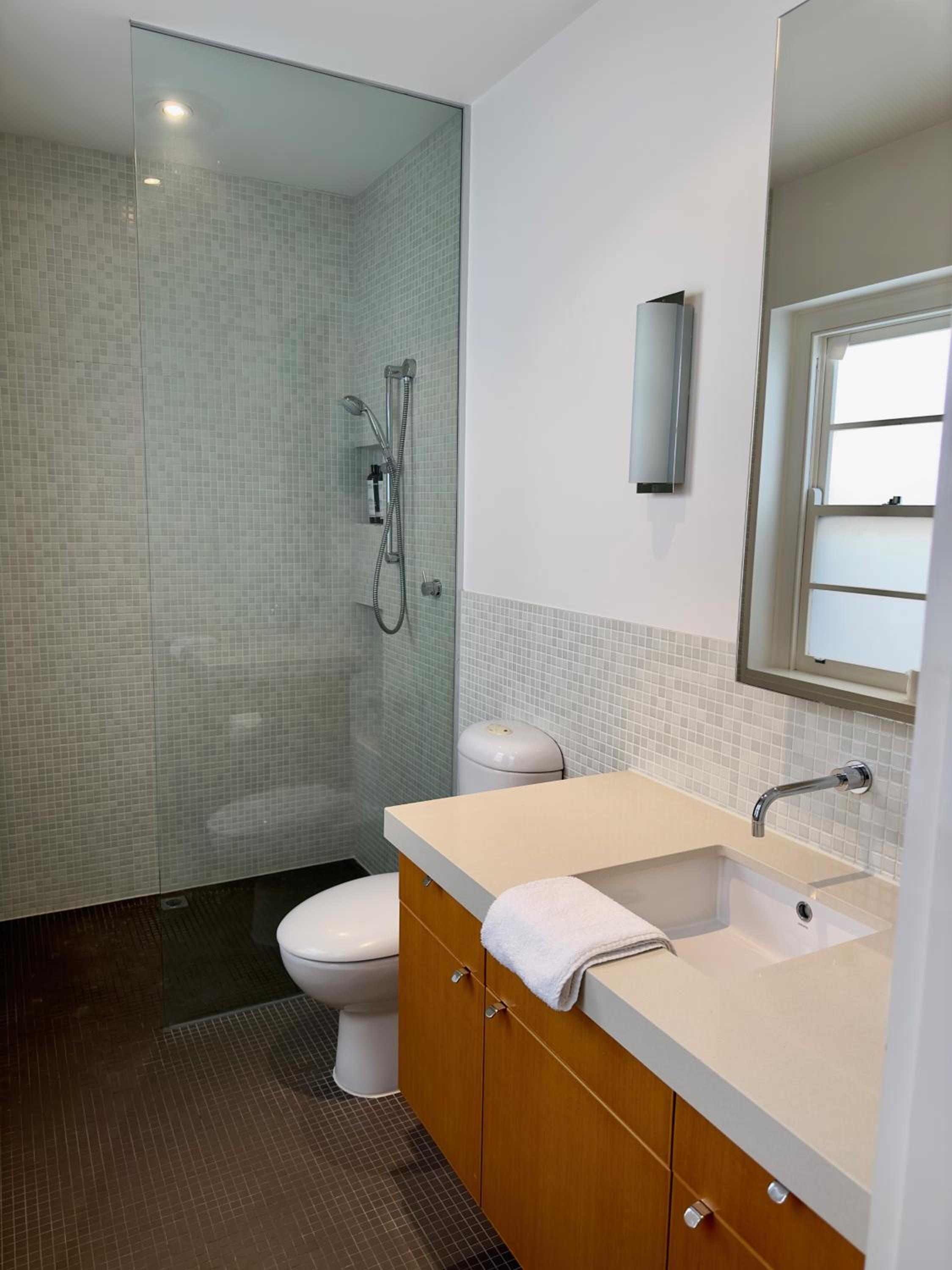 Captains Retreat Apartments and Cottages