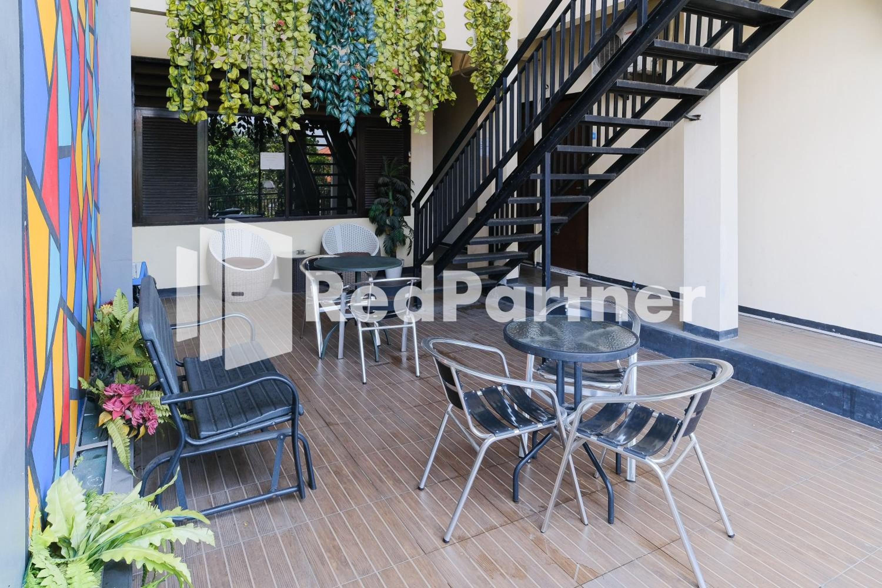 Dea Homestay Syariah at Kertomenanggal Surabaya Mitra RedDoorz view 3