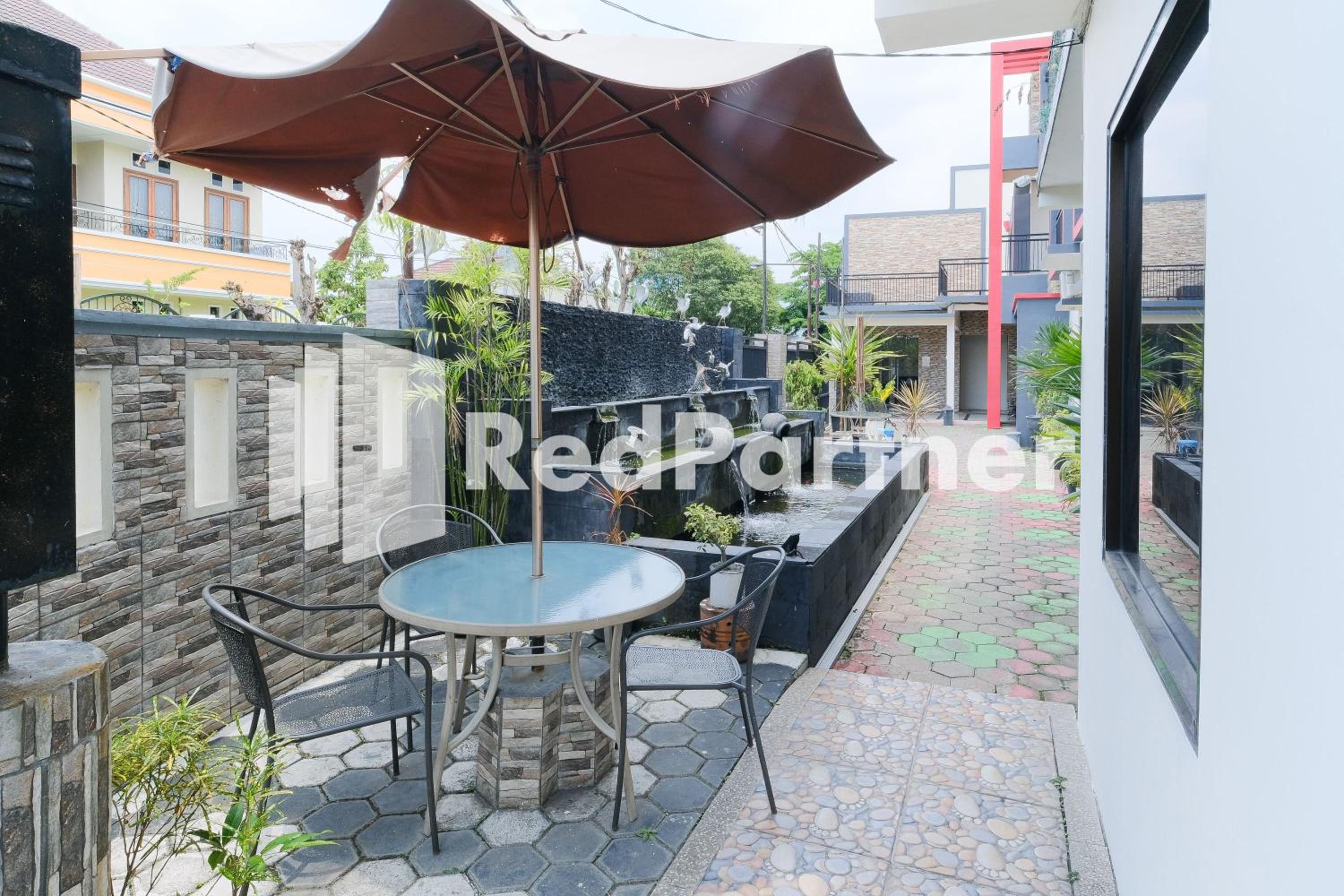 Dea Homestay Syariah at Kertomenanggal Surabaya Mitra RedDoorz view 5