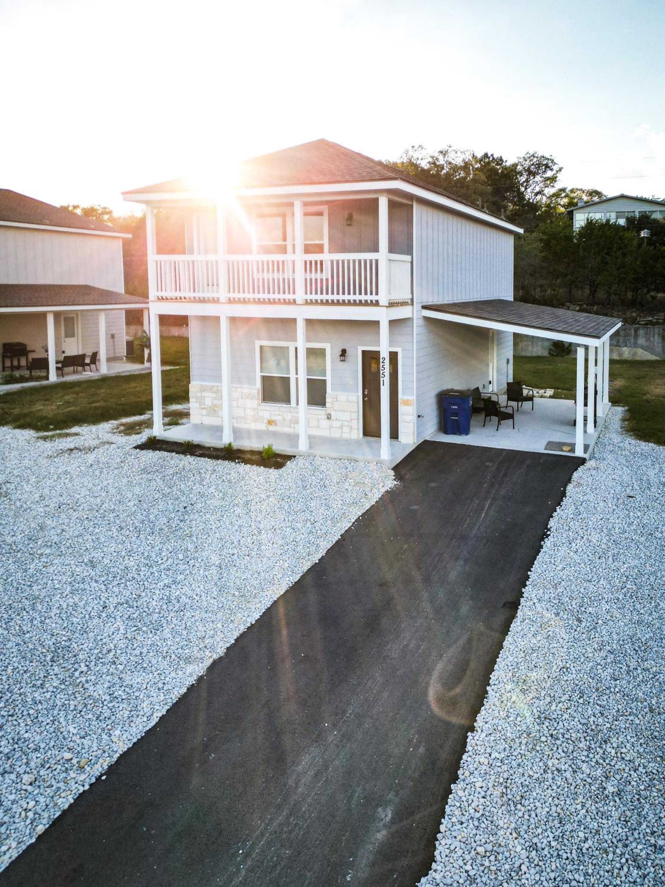 Lakeshore Retreat