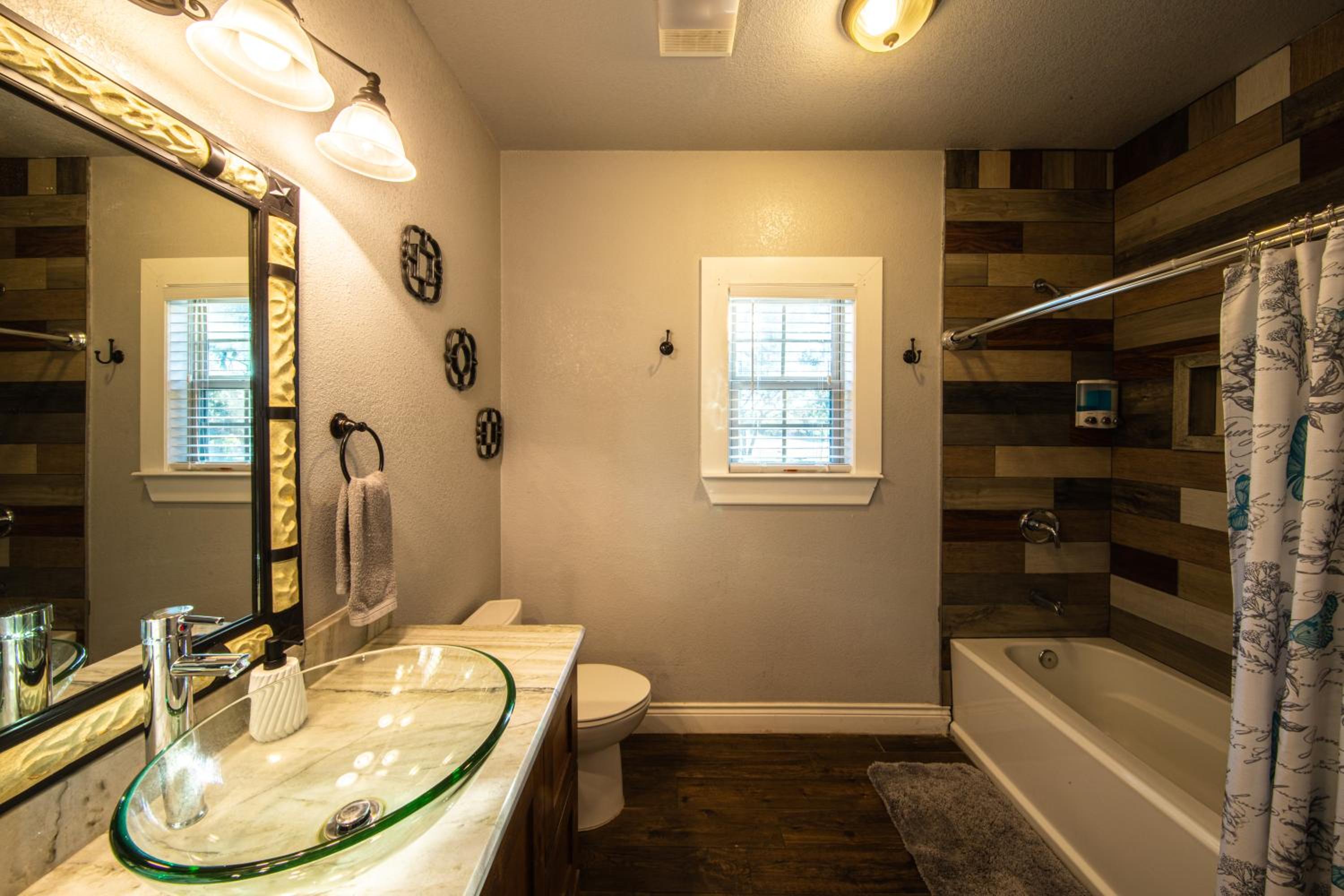 Lakeview Luxury