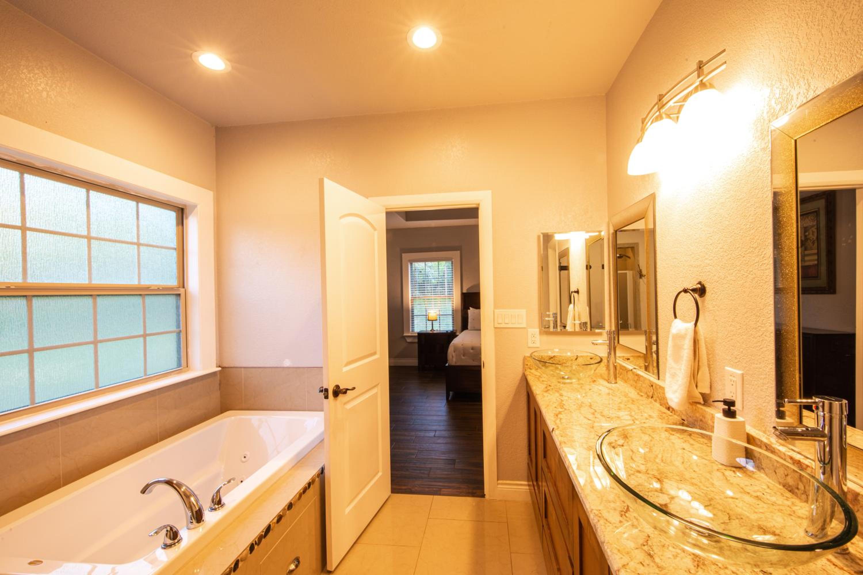 Lakeview Luxury