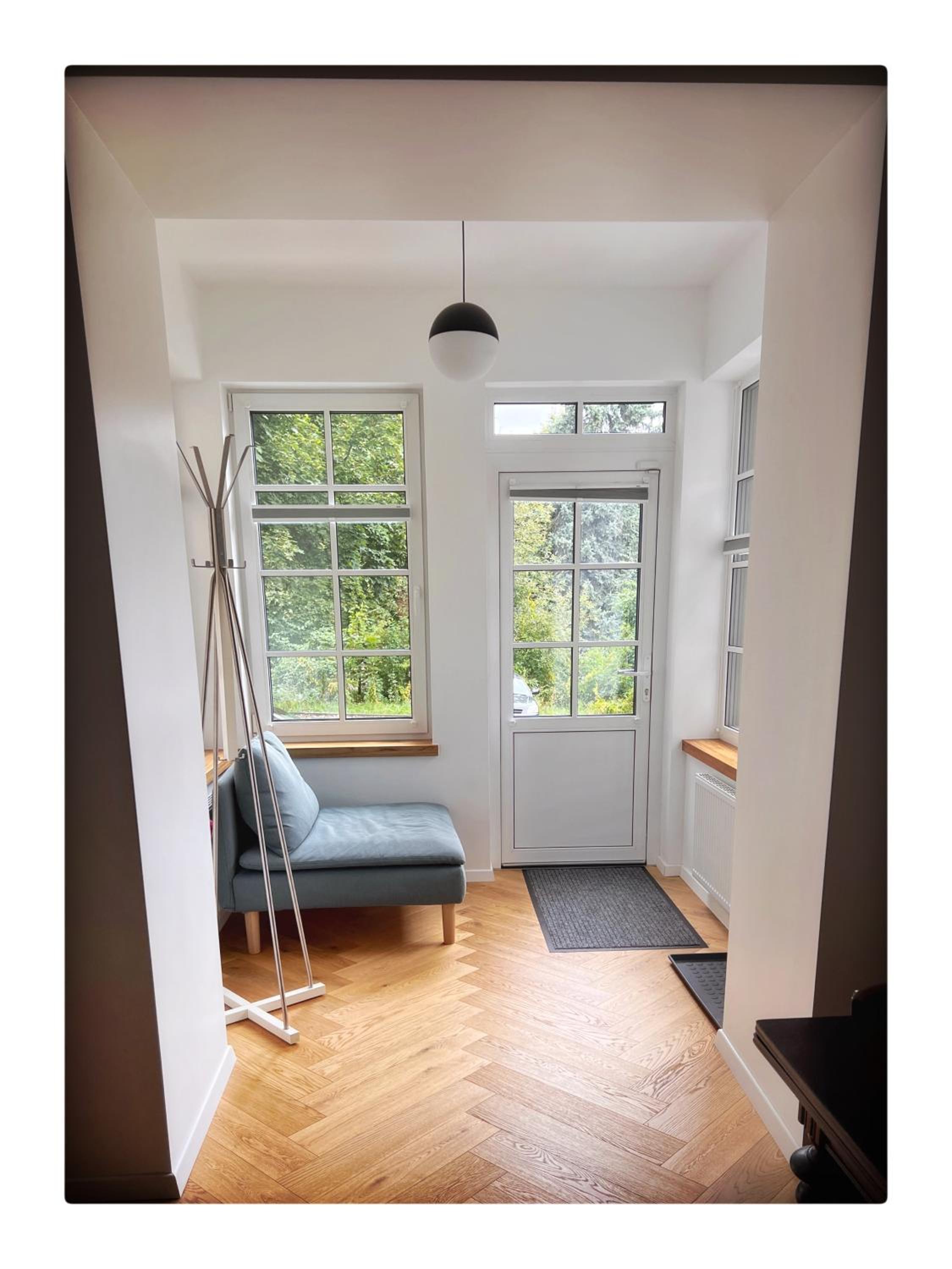 NEW! WARM and COSY apartment with private ENTRANCE and PARKING in a city center view 4