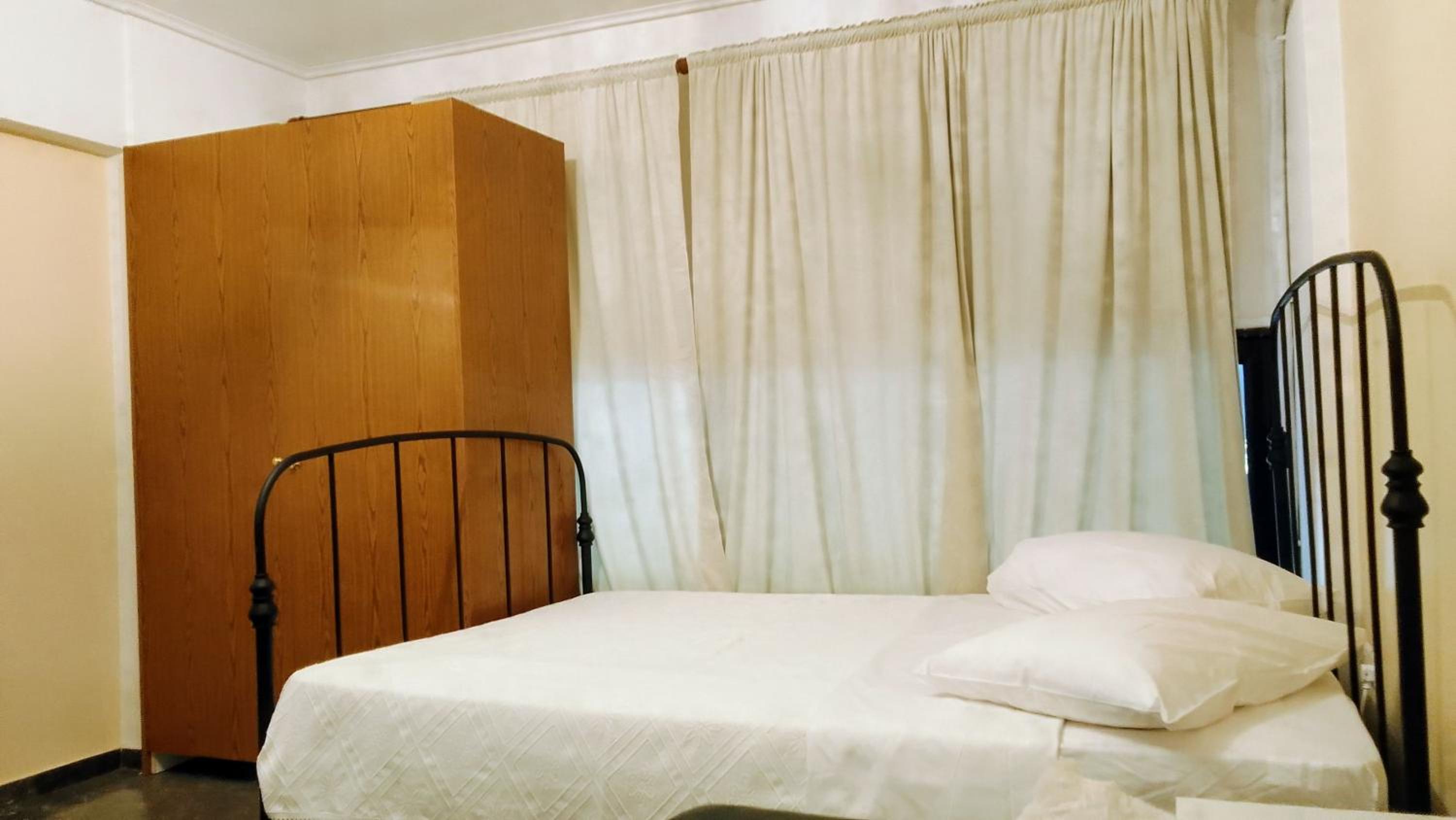 Central Athens Pad