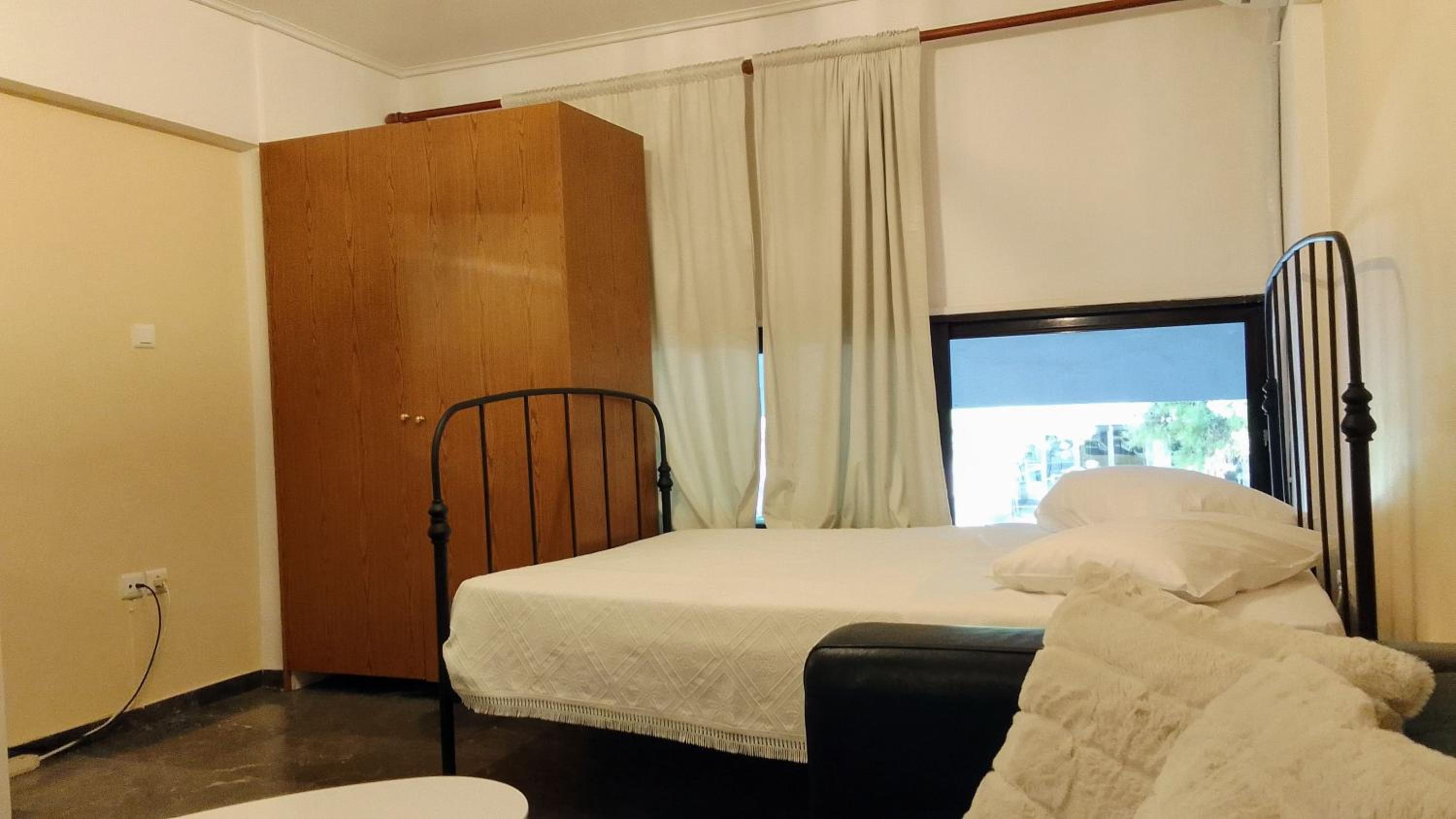 Central Athens Pad
