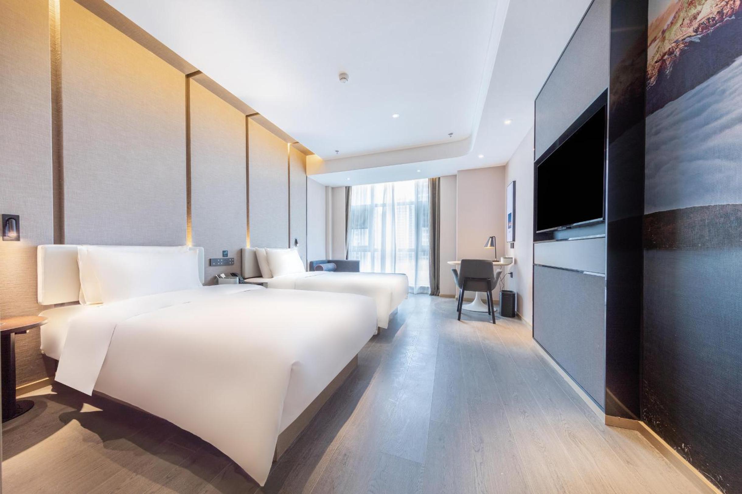 Atour Hotel Yibin West Railway Station